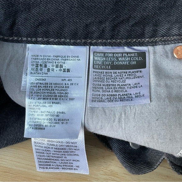 Levi’s Black Button Fly Studded Wedgie Fit Jean Shorts - 35668 - Picture 11 of 13